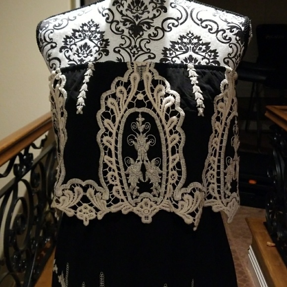 Hot & DELICIOUS Dresses & Skirts - 😎HOT & DELICIOUS STRAPLESS DRESS 😎